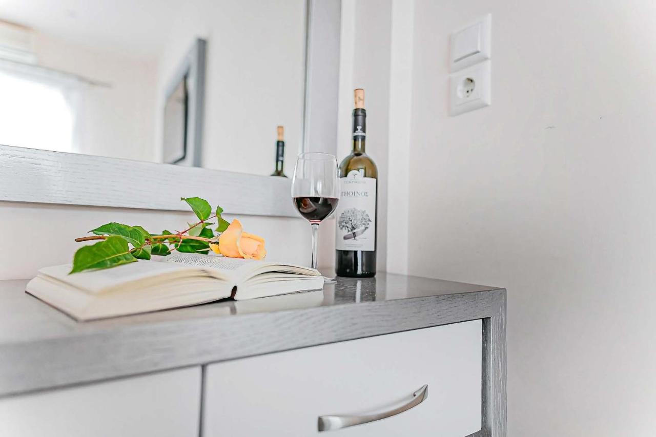 Marinis Boutique Rooms Nea Iraklitsa Zewnętrze zdjęcie