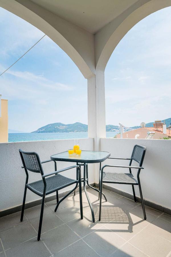 Marinis Boutique Rooms Nea Iraklitsa Zewnętrze zdjęcie